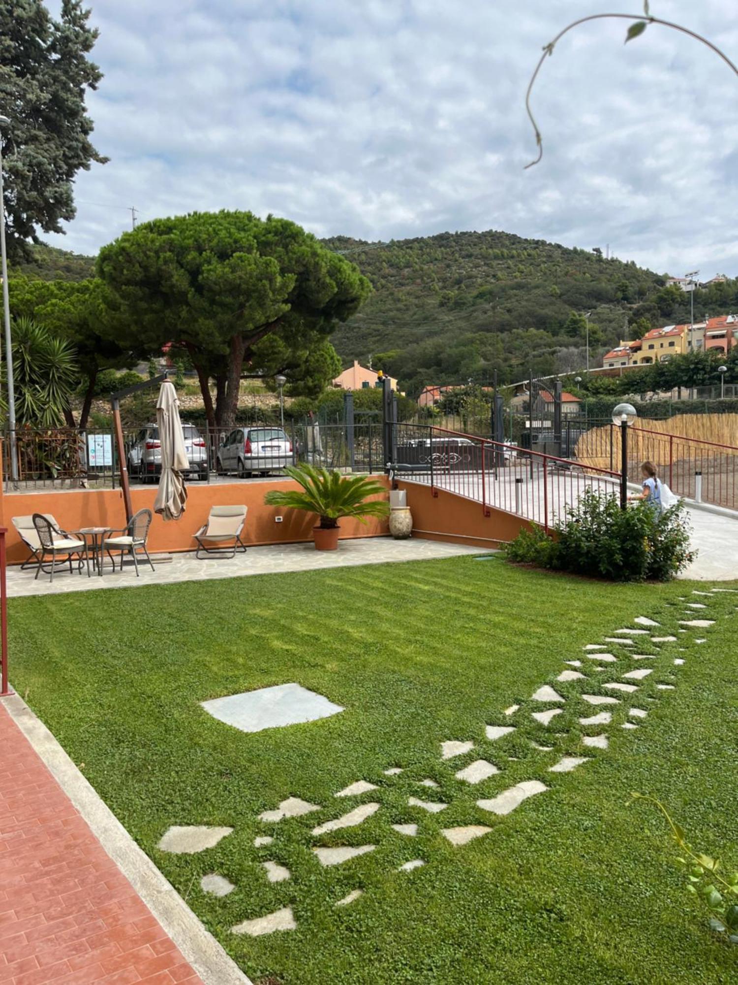 La Casa Del Gallo Pietra Ligure Bagian luar foto